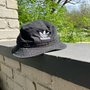 Adidas Bucket Hat - Black